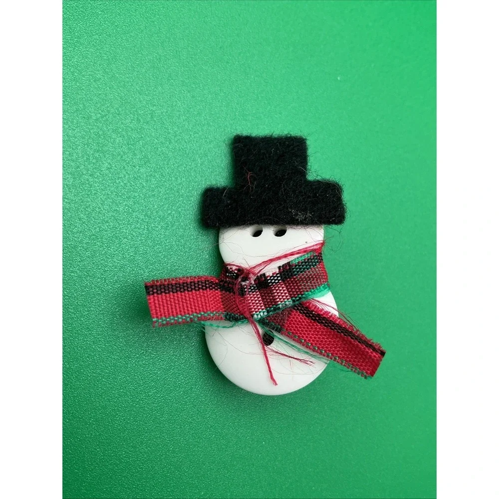 Lot of 5 Vintage Christmas Pins - 2 Snowmen,‎ Angel, Santa, Gingerbread Cookie